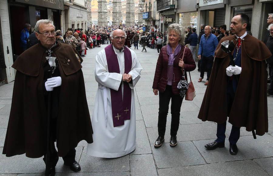 Fotos: Desfiles procesionales en la mañana del Viernes Santo