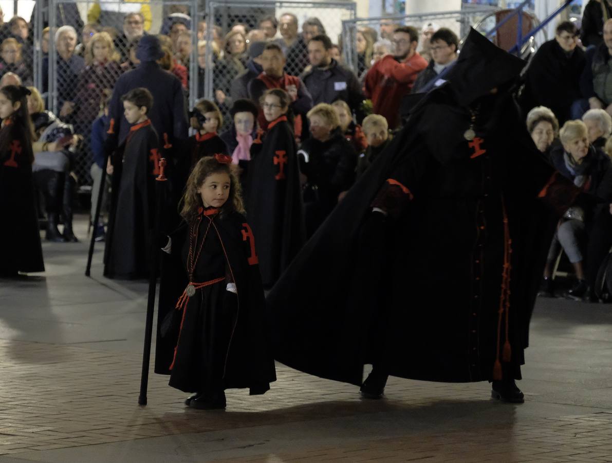 Jesús de la Esperanza y La Sagrada Cena encabezan la comitiva de 33 pasos alumbrados por las veinte hermandades de la capital