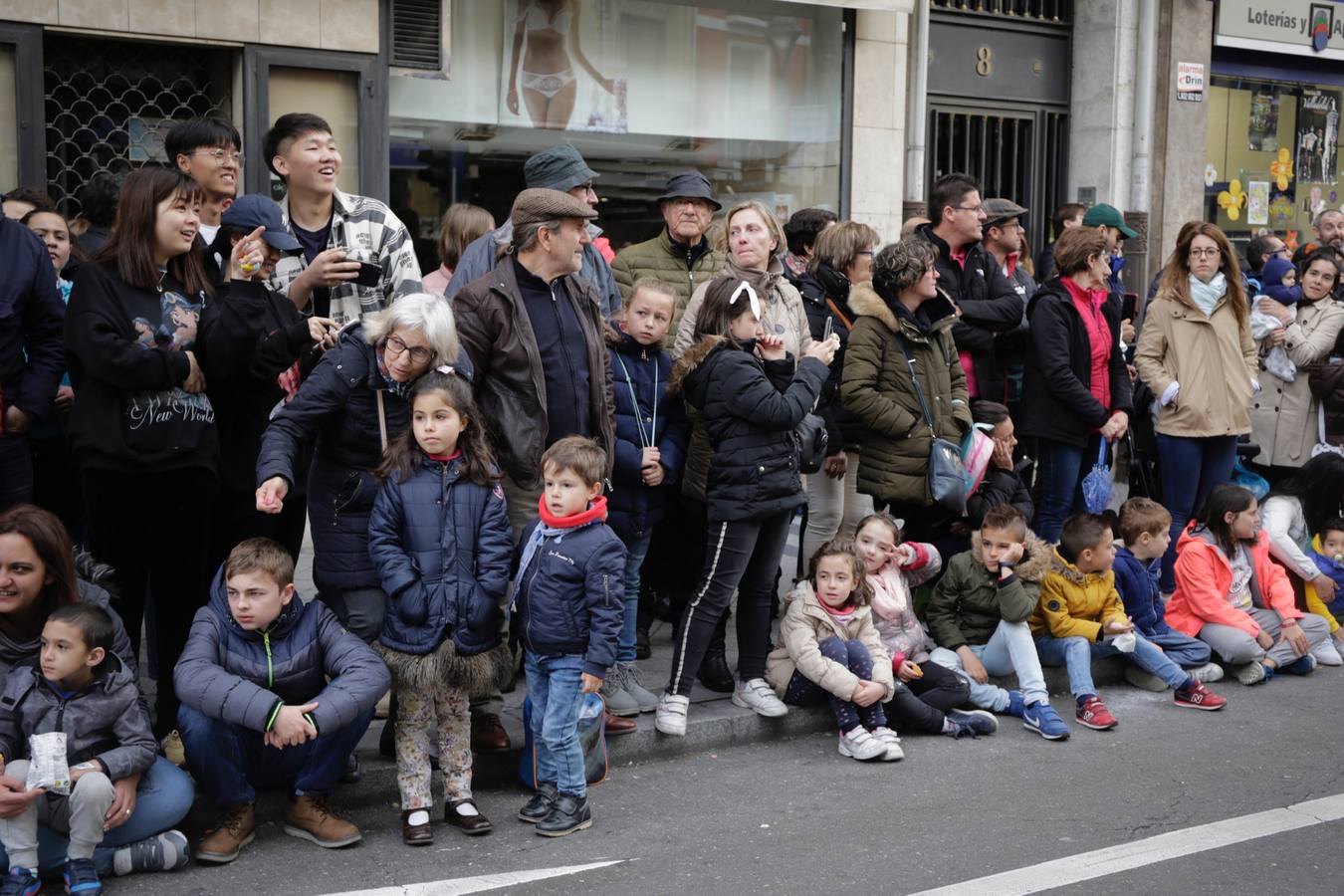 Fotos: Público en la Procesión General de Valladolid (1/3)