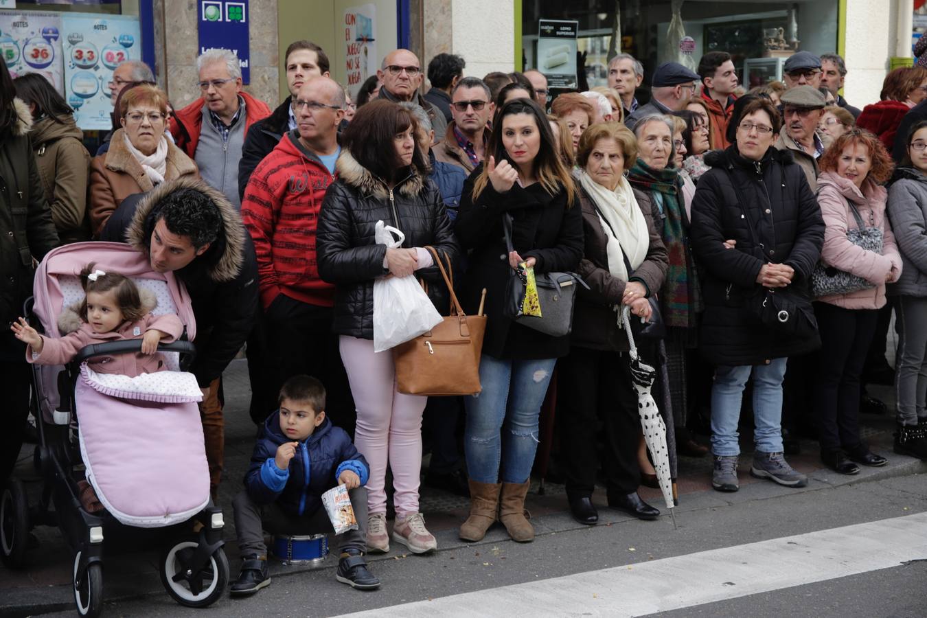 Fotos: Público en la Procesión General de Valladolid (1/3)