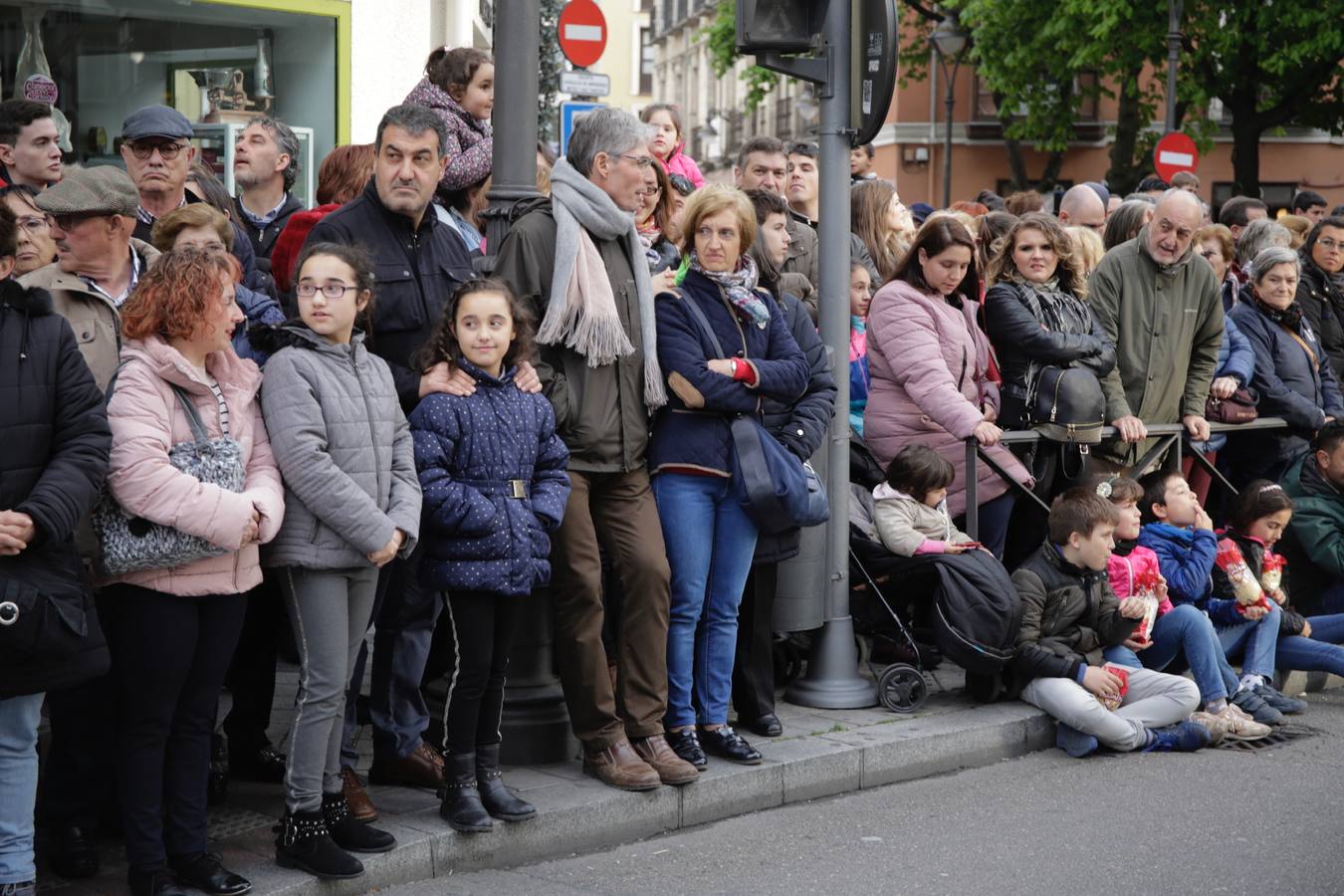 Fotos: Público en la Procesión General de Valladolid (1/3)
