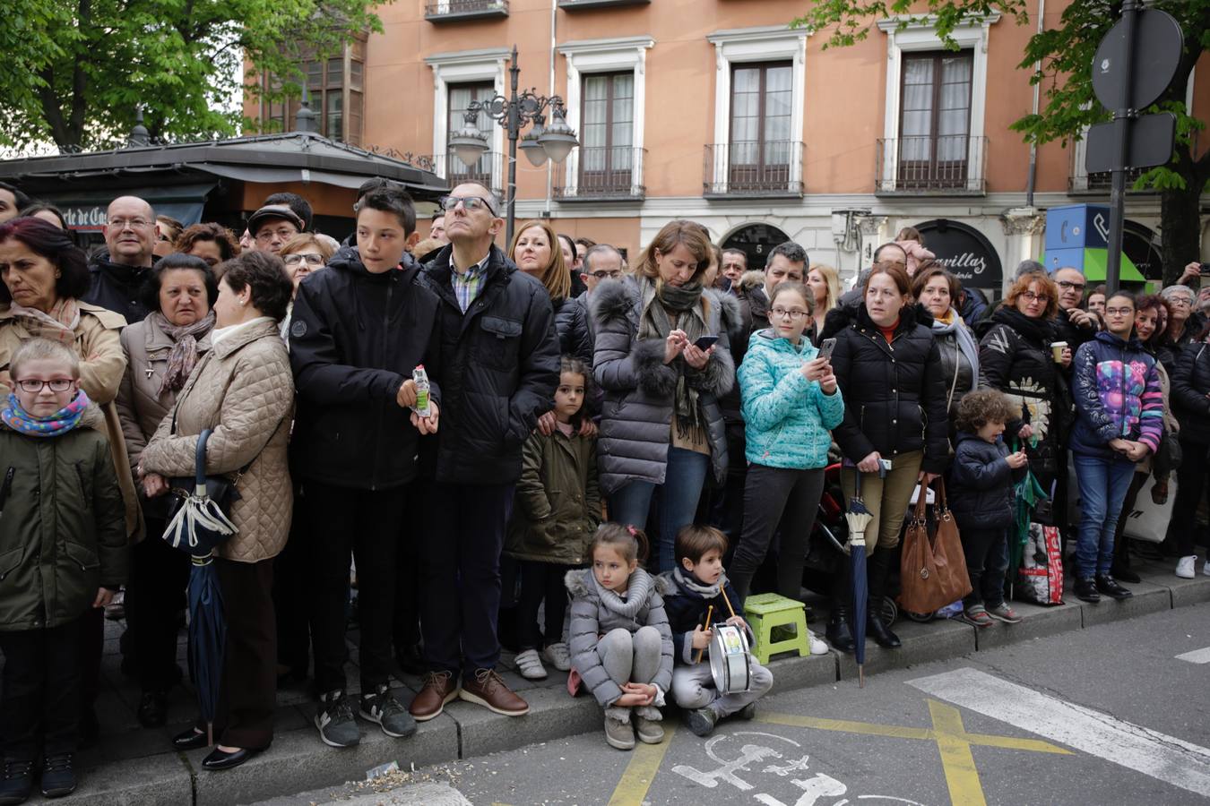 Fotos: Público en la Procesión General de Valladolid (1/3)