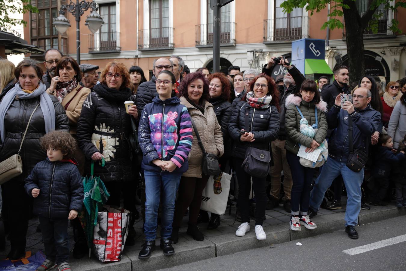 Fotos: Público en la Procesión General de Valladolid (1/3)