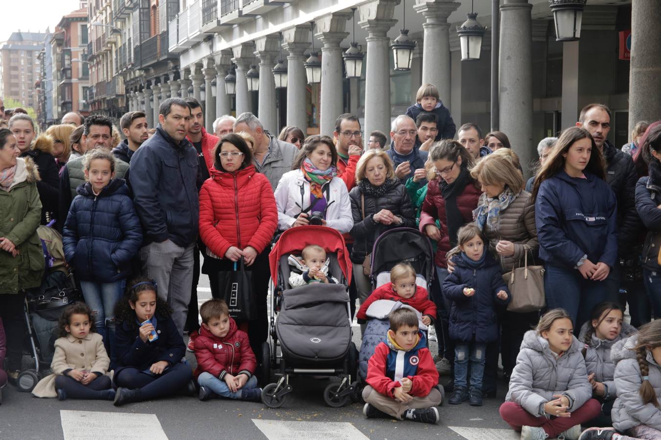 Fotos: Público en la Procesión General de Valladolid (2/3)