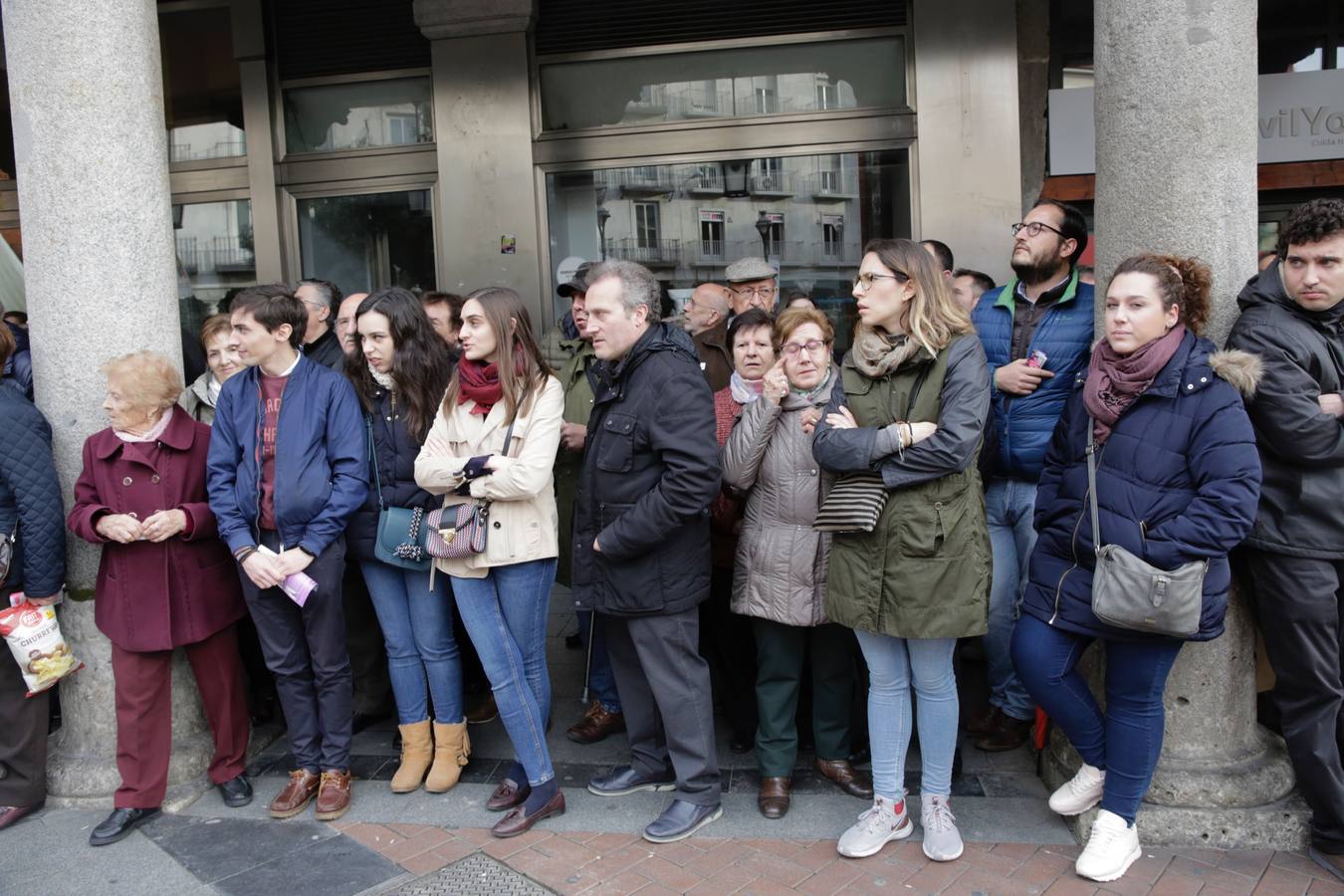 Fotos: Público en la Procesión General de Valladolid (3/3)