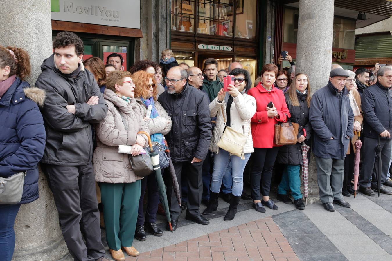 Fotos: Público en la Procesión General de Valladolid (3/3)