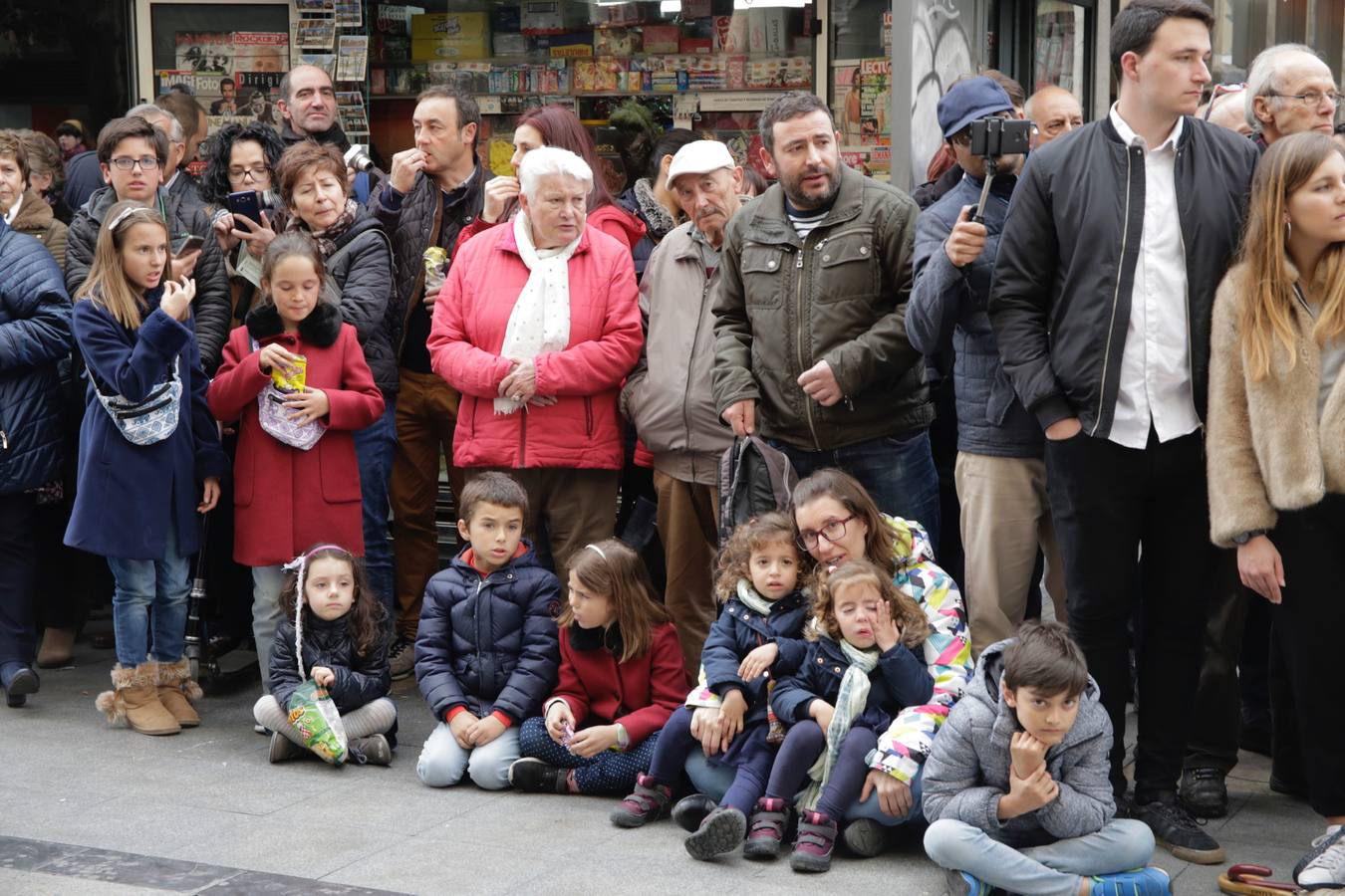 Fotos: Público en la Procesión General de Valladolid (3/3)