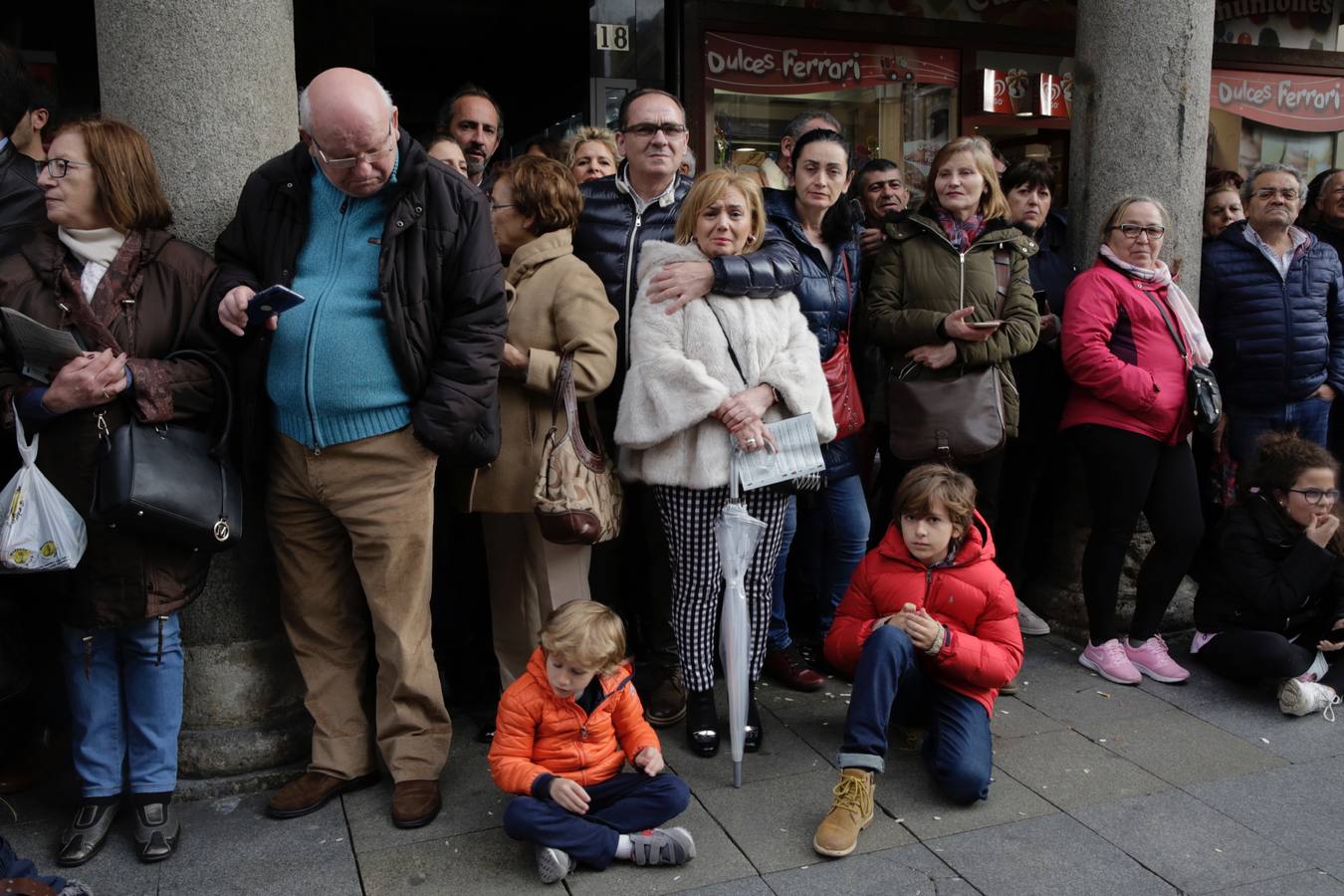 Fotos: Público en la Procesión General de Valladolid (3/3)