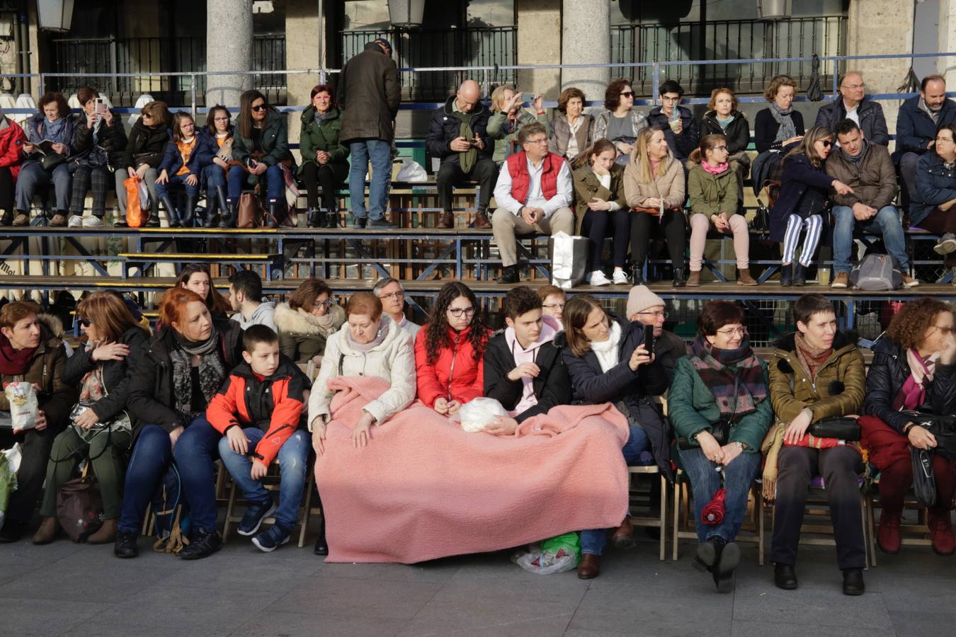 Fotos: Público en la Procesión General de Valladolid (3/3)
