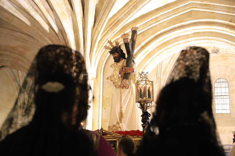 Pese a las intenciones iniciales de salir por las calles del casco histórico, el miedo a que sucediese como por la noche con Amor y Paz hizo recapacitar a los hermanos