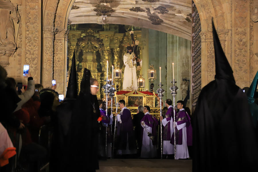 Pese a las intenciones iniciales de salir por las calles del casco histórico, el miedo a que sucediese como por la noche con Amor y Paz hizo recapacitar a los hermanos