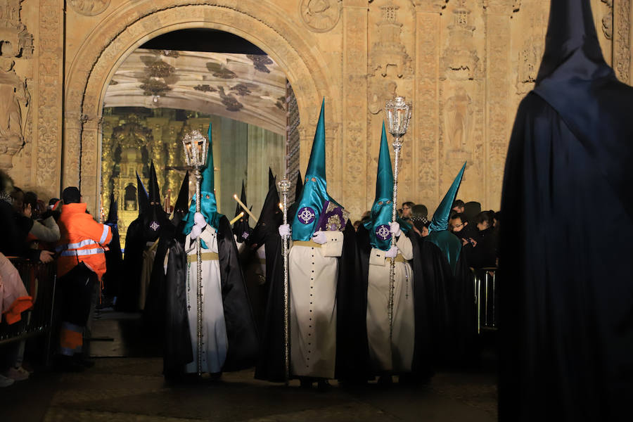 Pese a las intenciones iniciales de salir por las calles del casco histórico, el miedo a que sucediese como por la noche con Amor y Paz hizo recapacitar a los hermanos