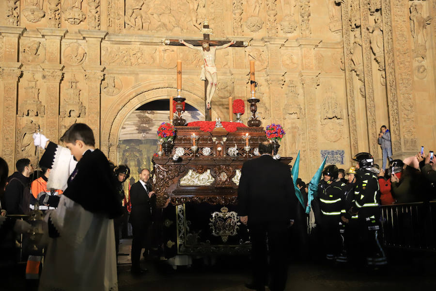 Pese a las intenciones iniciales de salir por las calles del casco histórico, el miedo a que sucediese como por la noche con Amor y Paz hizo recapacitar a los hermanos