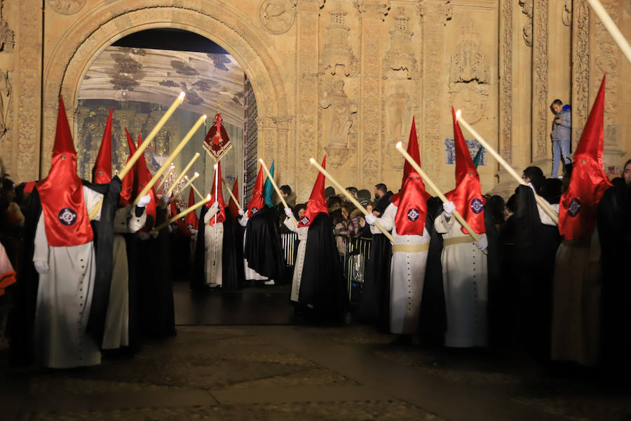 Pese a las intenciones iniciales de salir por las calles del casco histórico, el miedo a que sucediese como por la noche con Amor y Paz hizo recapacitar a los hermanos