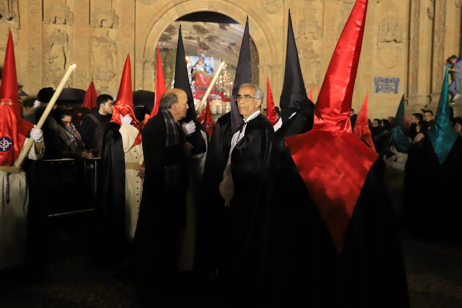 Pese a las intenciones iniciales de salir por las calles del casco histórico, el miedo a que sucediese como por la noche con Amor y Paz hizo recapacitar a los hermanos