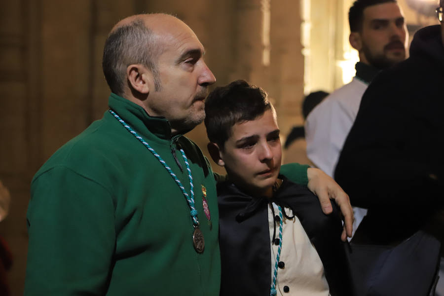 Pese a las intenciones iniciales de salir por las calles del casco histórico, el miedo a que sucediese como por la noche con Amor y Paz hizo recapacitar a los hermanos