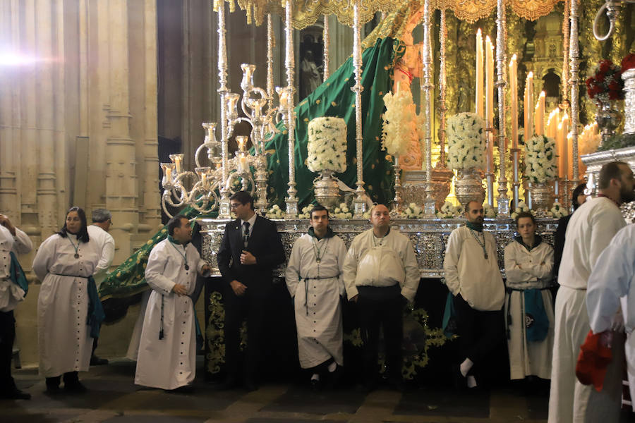 Pese a las intenciones iniciales de salir por las calles del casco histórico, el miedo a que sucediese como por la noche con Amor y Paz hizo recapacitar a los hermanos