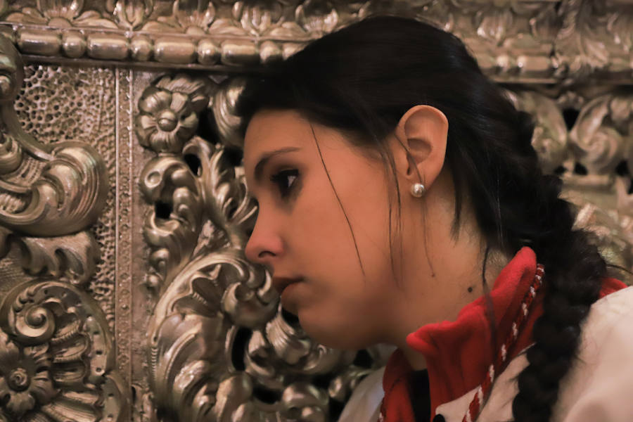 Pese a las intenciones iniciales de salir por las calles del casco histórico, el miedo a que sucediese como por la noche con Amor y Paz hizo recapacitar a los hermanos