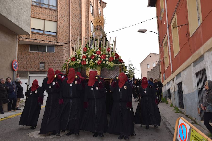 Fotos: El Santo Entierro concita el interés popular en Guardo