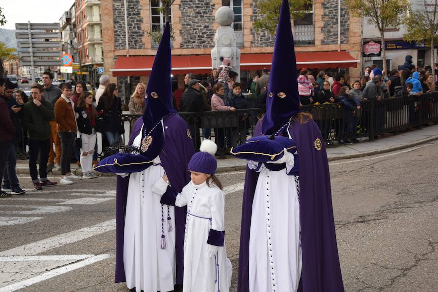 Fotos: El Santo Entierro concita el interés popular en Guardo