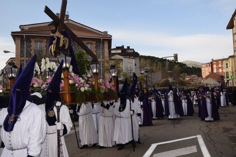 Fotos: El Santo Entierro concita el interés popular en Guardo