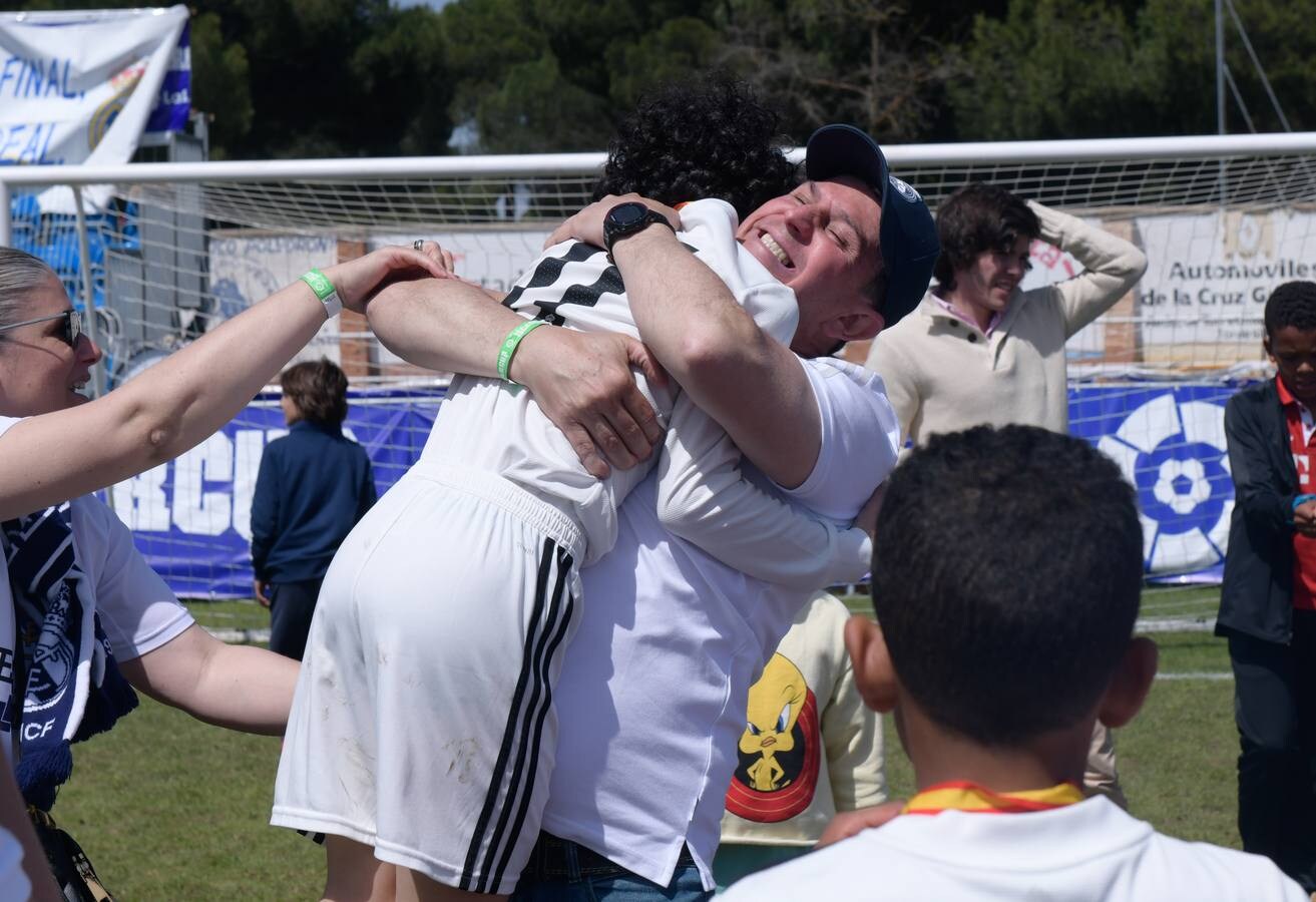 Venció por 1-2 en una gran final al campeón de la edición anterior, el FC Barcelona con un campo de Las Salinas a rebosar