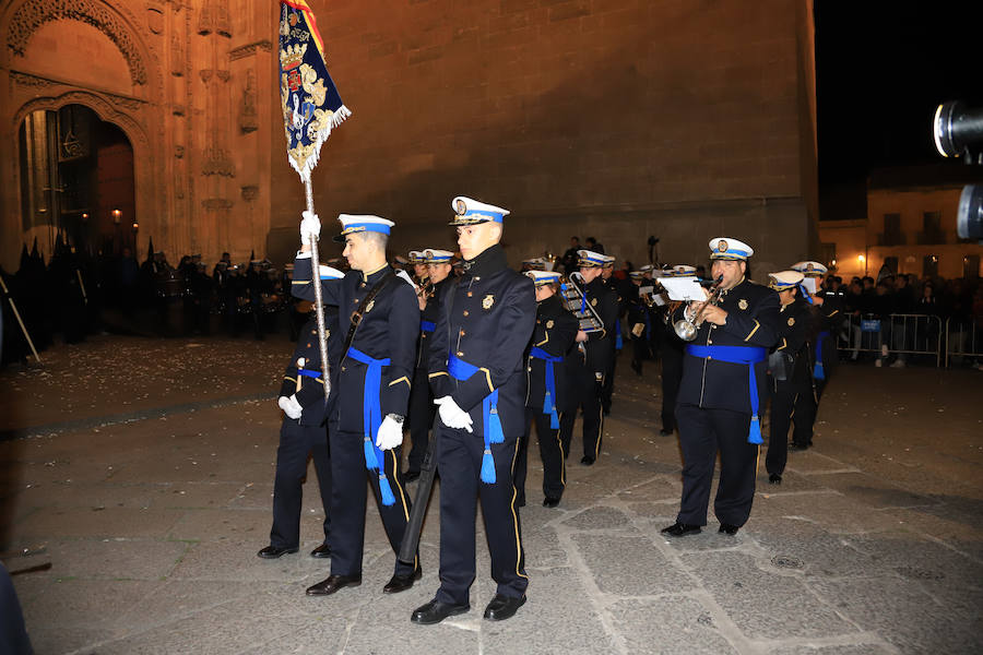 2.500 cofrades participaron en la procesión, que contó en todo momento con el acompañamiento musical de la Agrupación Virgen de la Vega y de la Banda Municipal de Alba de Tormes
