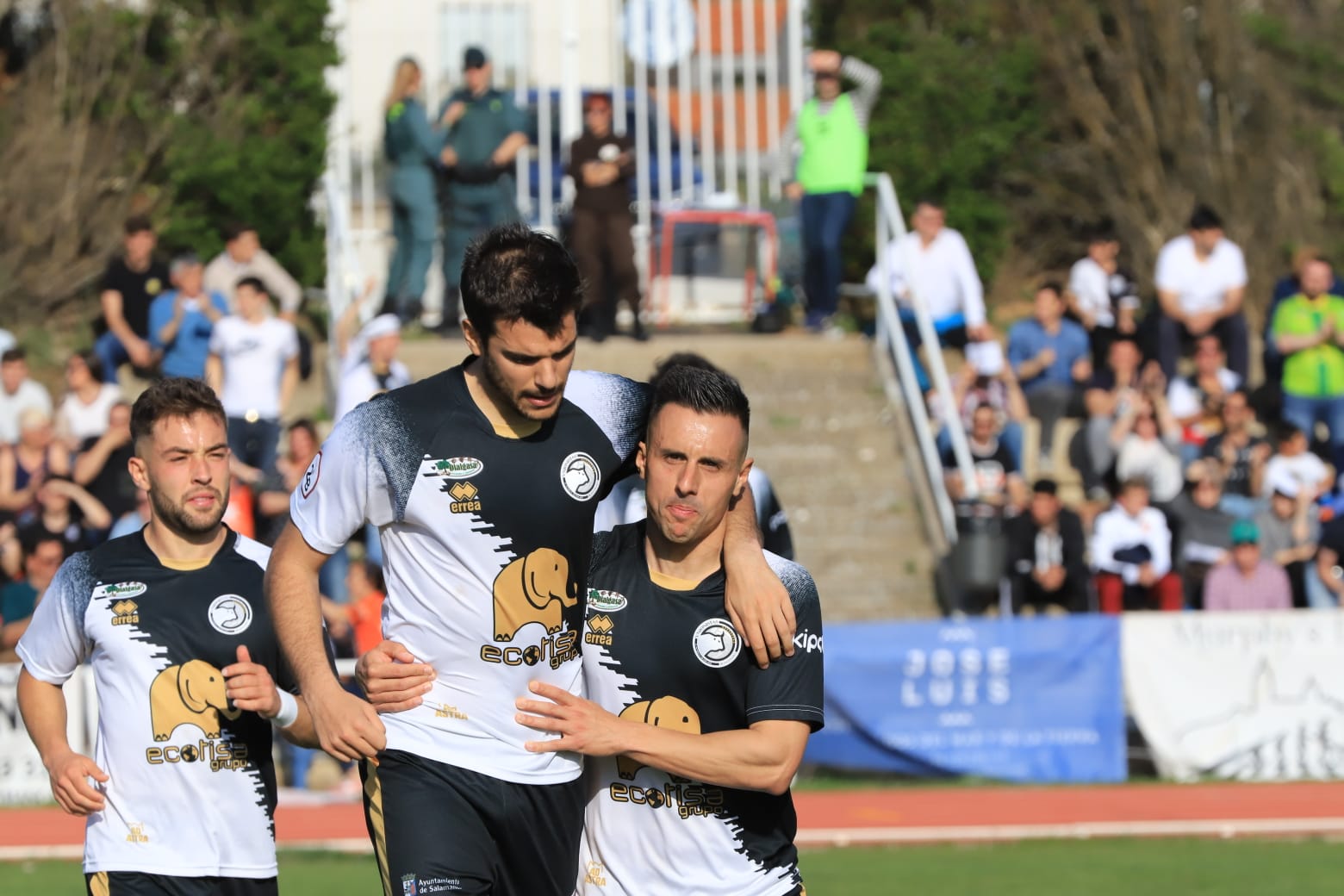 El equipo de la capital vence con un tanto de penalti de Carlos de la Navega y aleja a los chacineros del sueño de pelear por el play-off (1-0)