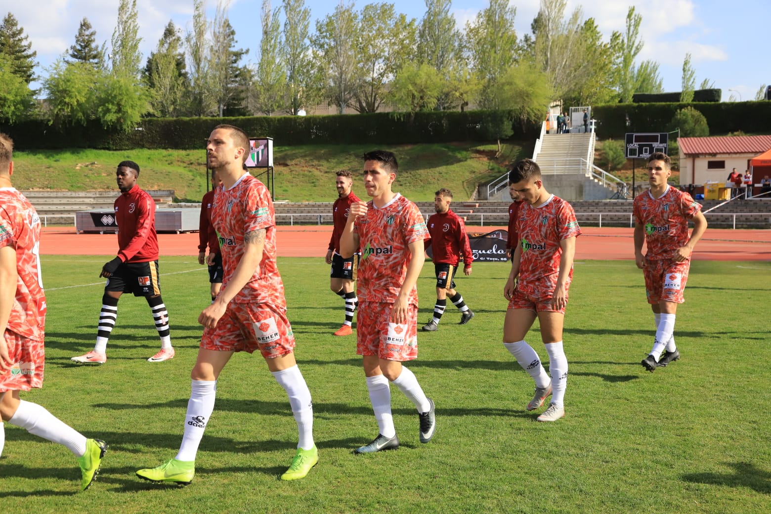 El equipo de la capital vence con un tanto de penalti de Carlos de la Navega y aleja a los chacineros del sueño de pelear por el play-off (1-0)