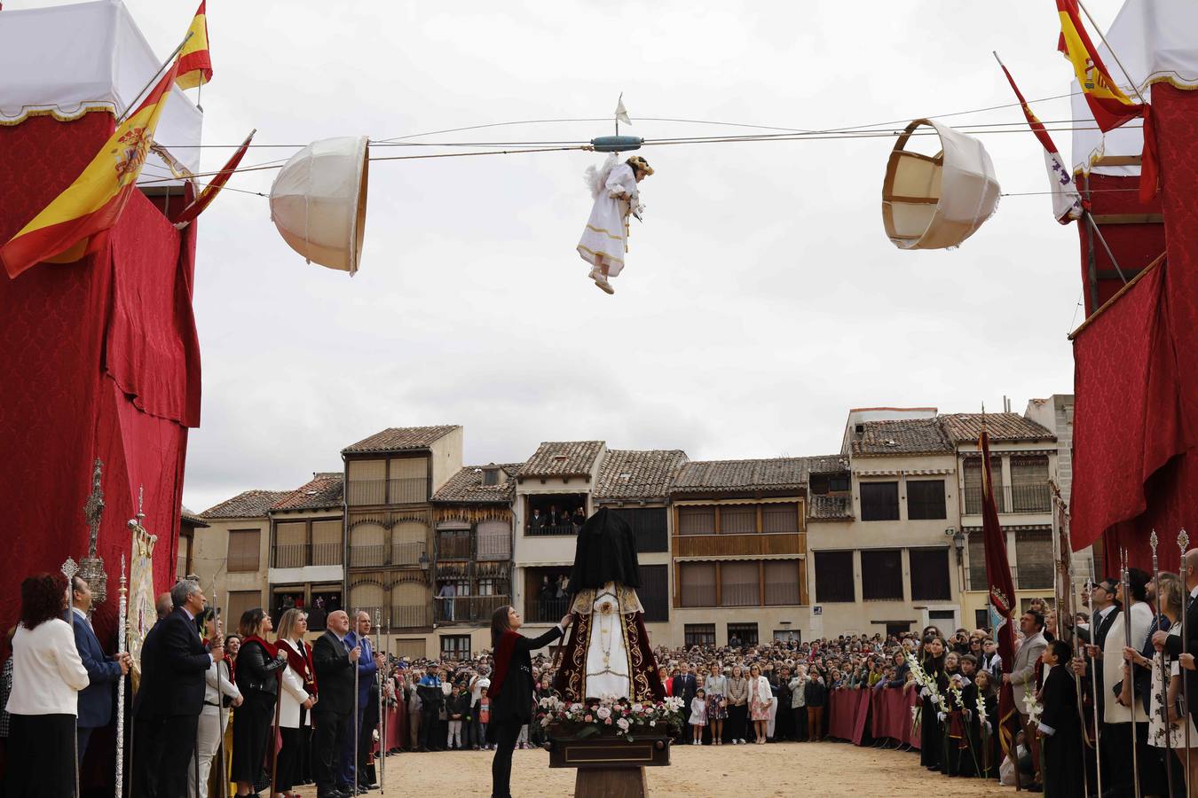 La Virgen de la Asunción fue portada por primera vez en la historia por cuatro mujeres 