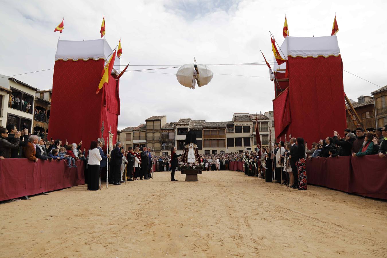 La Virgen de la Asunción fue portada por primera vez en la historia por cuatro mujeres 