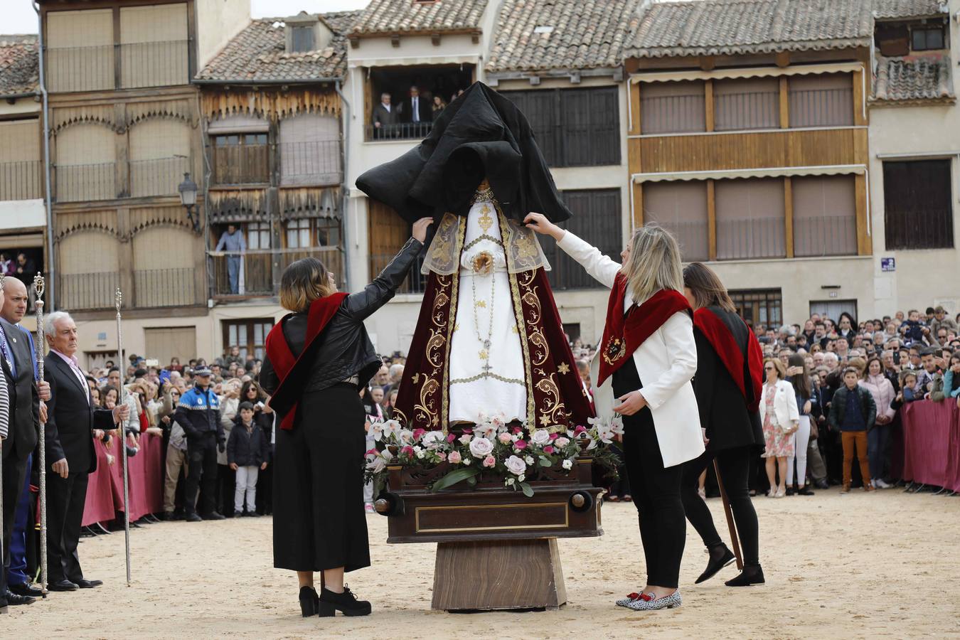 La Virgen de la Asunción fue portada por primera vez en la historia por cuatro mujeres 