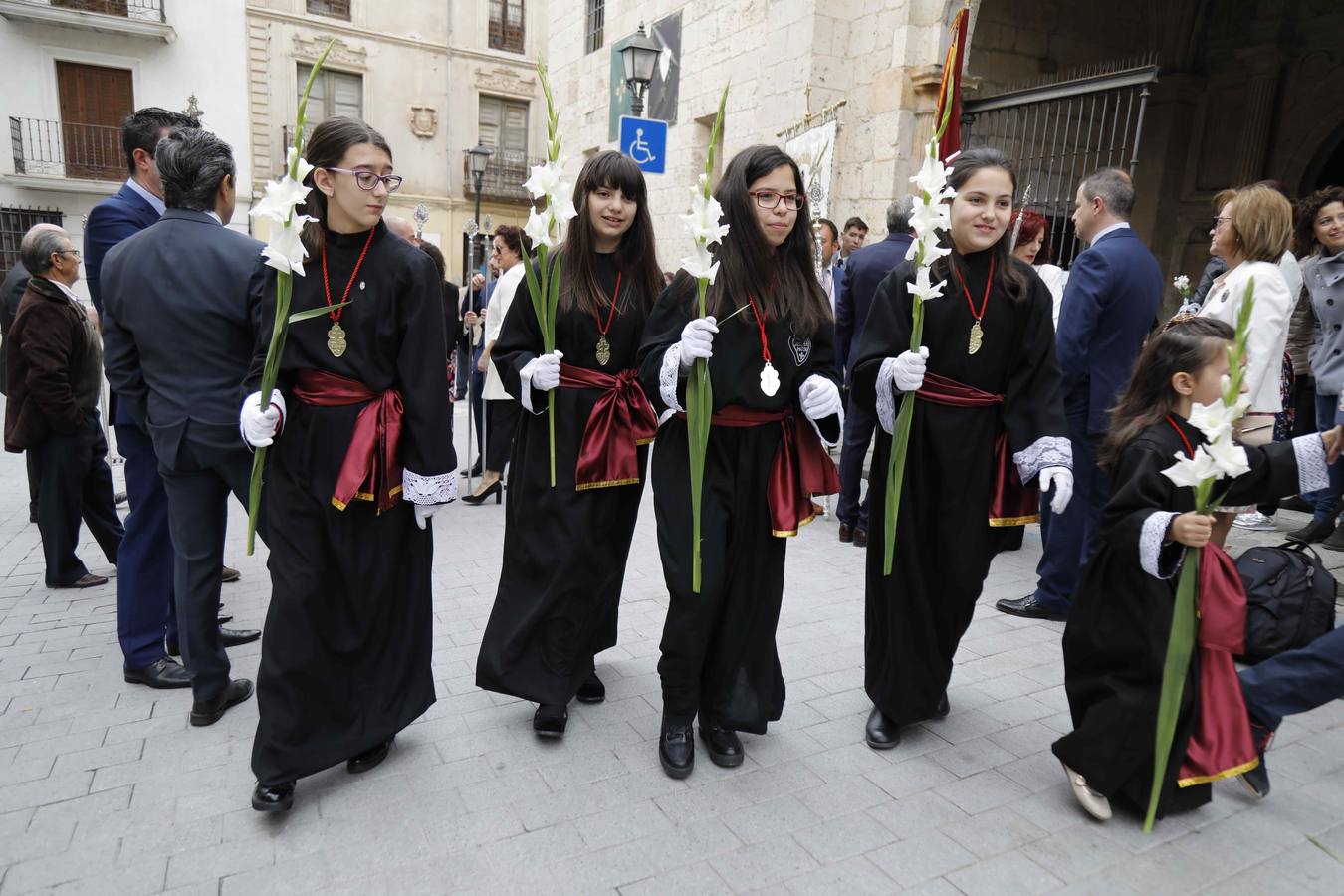 La Virgen de la Asunción fue portada por primera vez en la historia por cuatro mujeres
