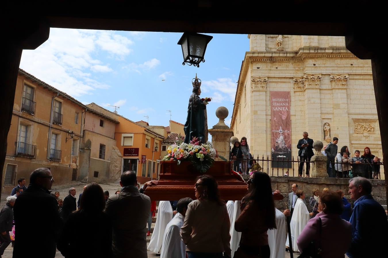 Fotos: Procesión de Cristo Resucitado y el Santo Encuentro en Medina de Rioseco