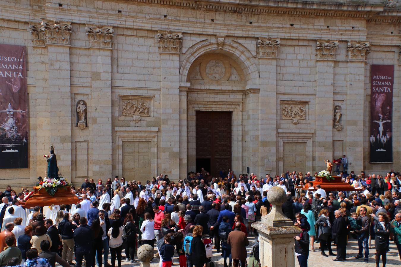 Fotos: Procesión de Cristo Resucitado y el Santo Encuentro en Medina de Rioseco