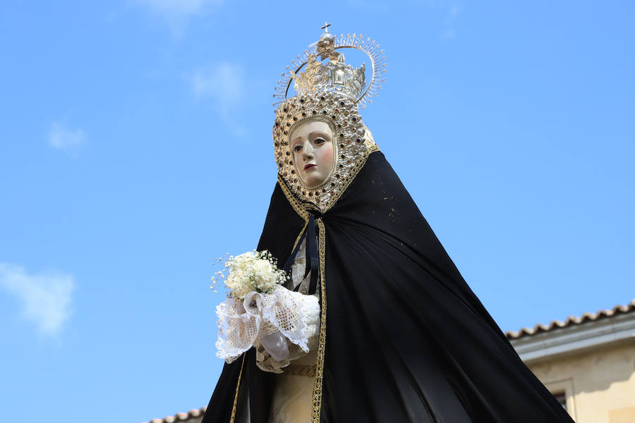 Fotos: Procesión del Encuentro entre la Virgen de la Alegría y Jesús Resucitado en Salamanca