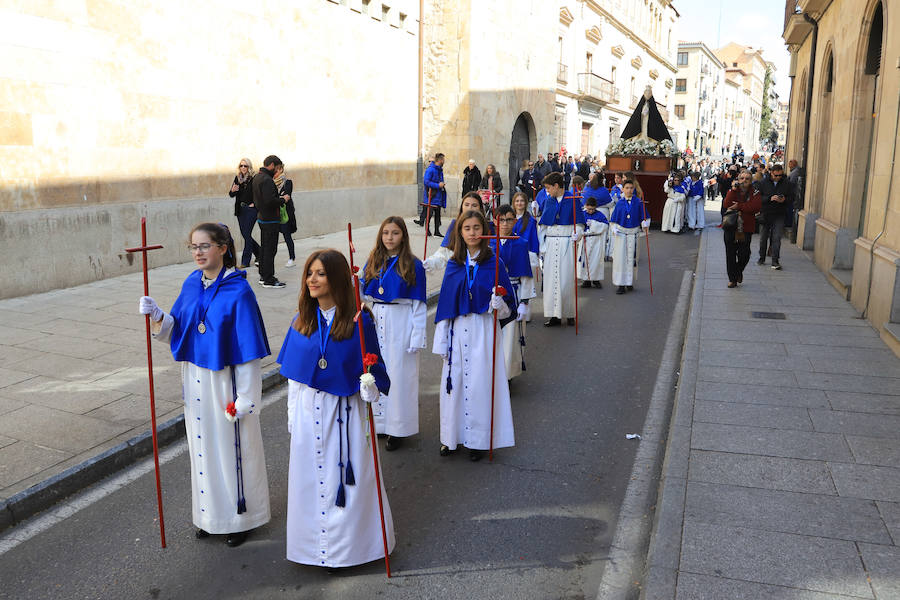 Fotos: Procesión del Encuentro entre la Virgen de la Alegría y Jesús Resucitado en Salamanca