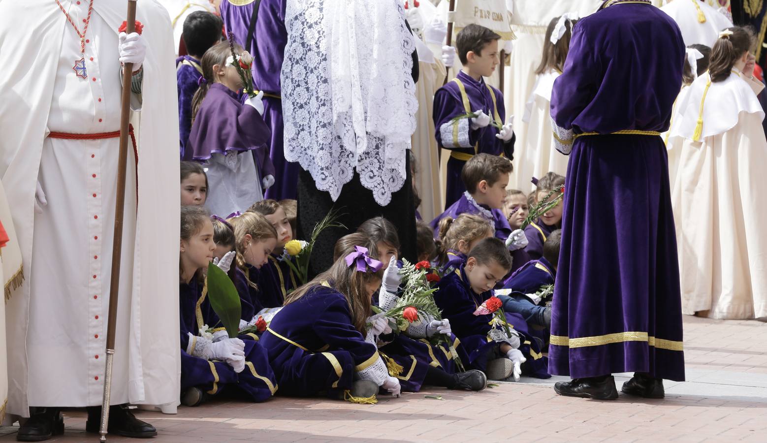 Fotos: Procesión del Encuentro de Jesús Resucitado con la Virgen de la Alegría en Valladolid (2/2)