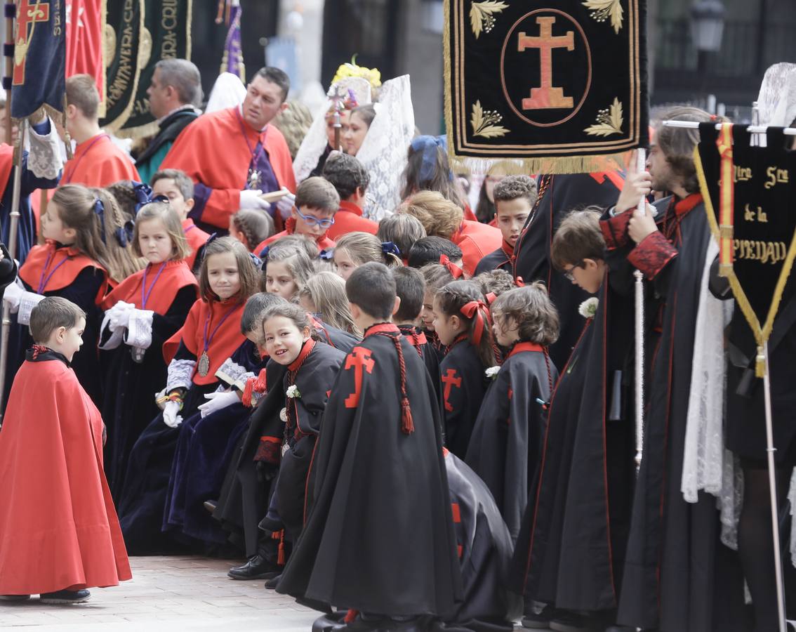 Fotos: Procesión del Encuentro de Jesús Resucitado con la Virgen de la Alegría en Valladolid (2/2)