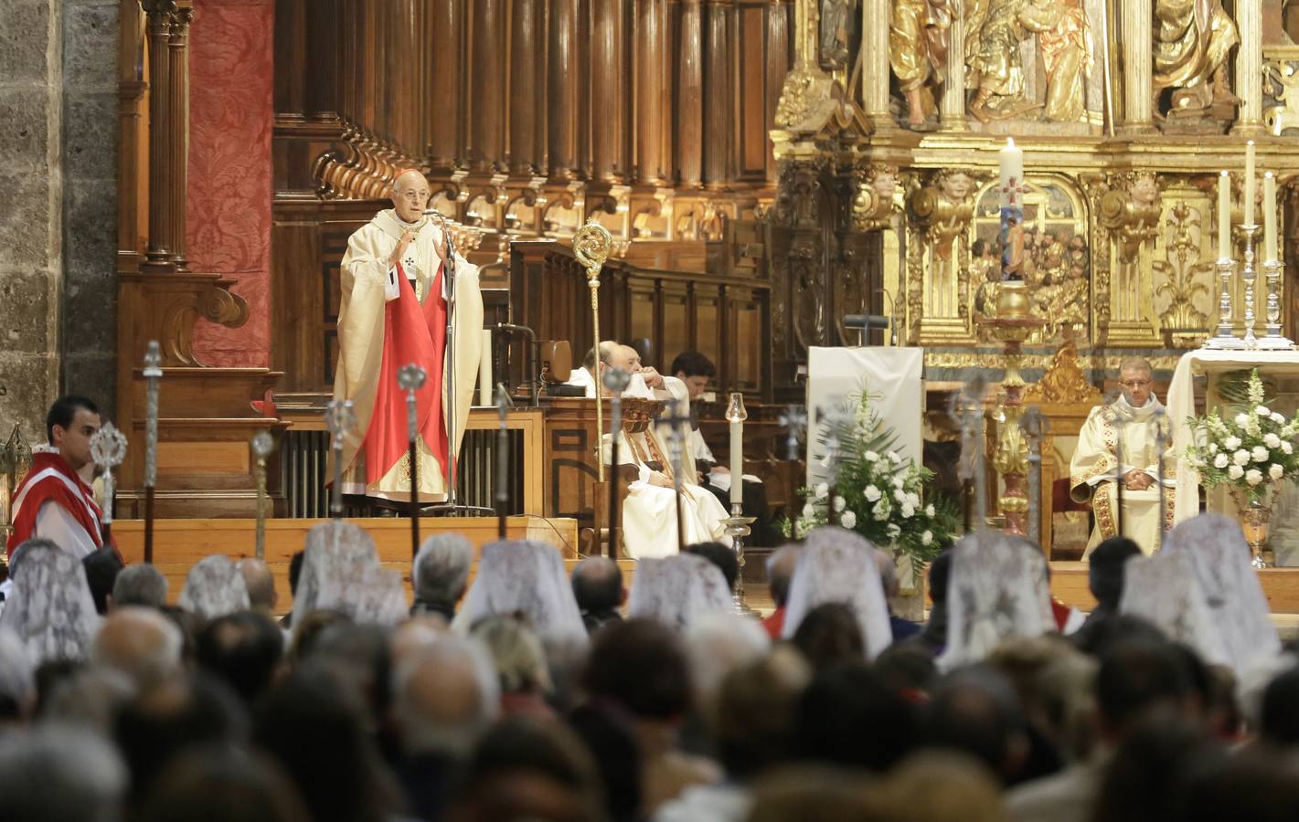 Fotos: Procesión del Encuentro de Jesús Resucitado con la Virgen de la Alegría en Valladolid (1/2)