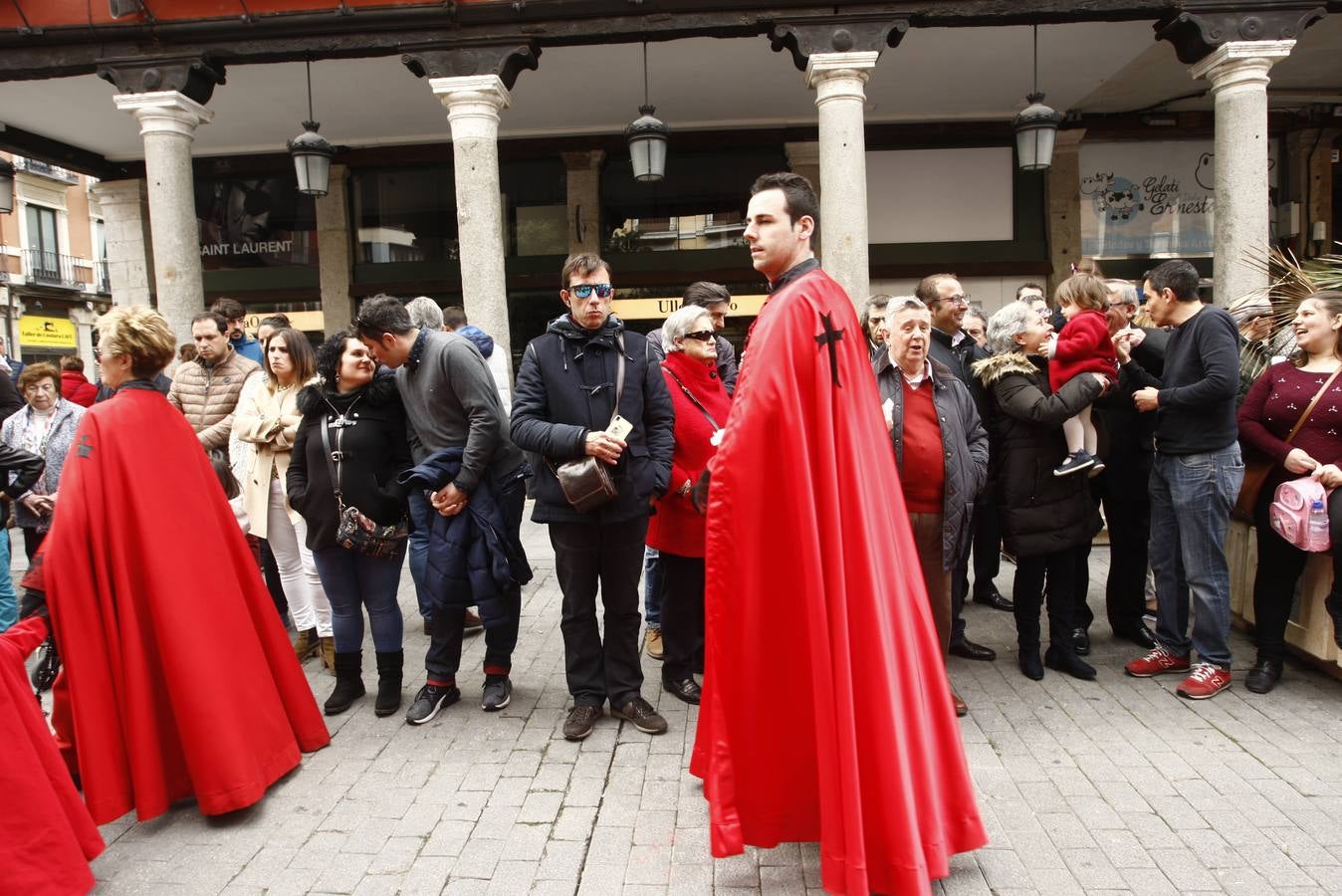 Fotos: Público en la Procesión del Encuentro en Valladolid (1/4)