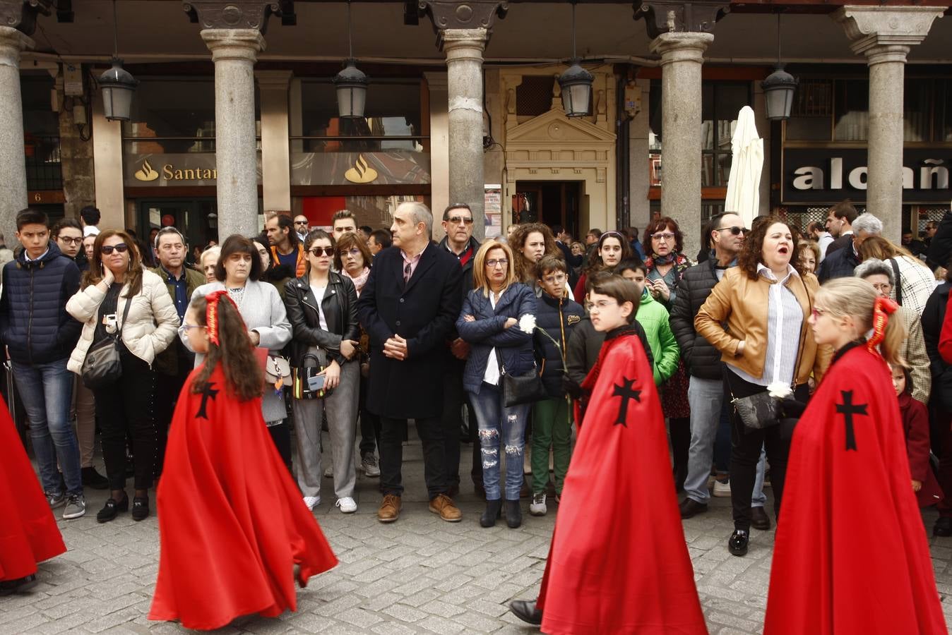 Fotos: Público en la Procesión del Encuentro en Valladolid (1/4)