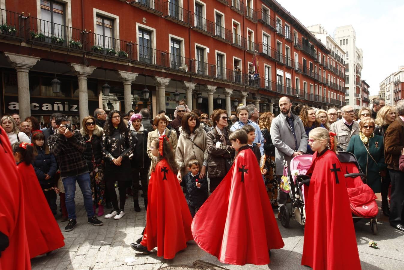 Fotos: Público en la Procesión del Encuentro en Valladolid (1/4)