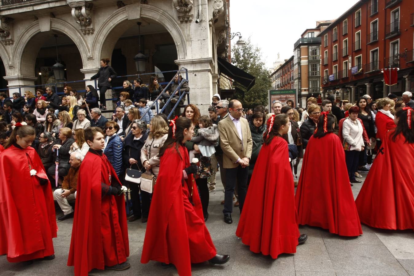 Fotos: Público en la Procesión del Encuentro en Valladolid (1/4)