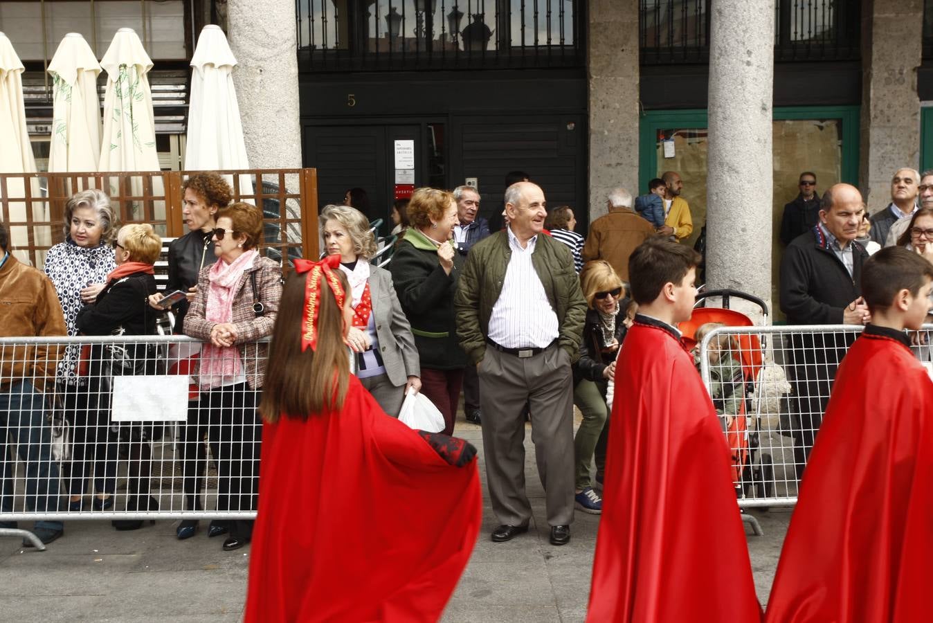 Fotos: Público en la Procesión del Encuentro en Valladolid (1/4)