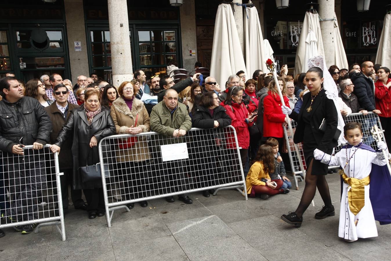 Fotos: Público en la Procesión del Encuentro en Valladolid (1/4)