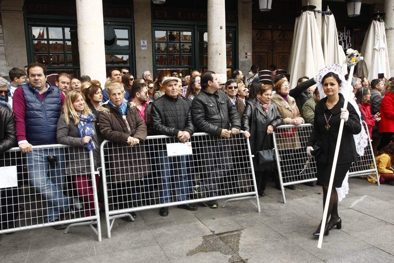 Fotos: Público en la Procesión del Encuentro en Valladolid (1/4)