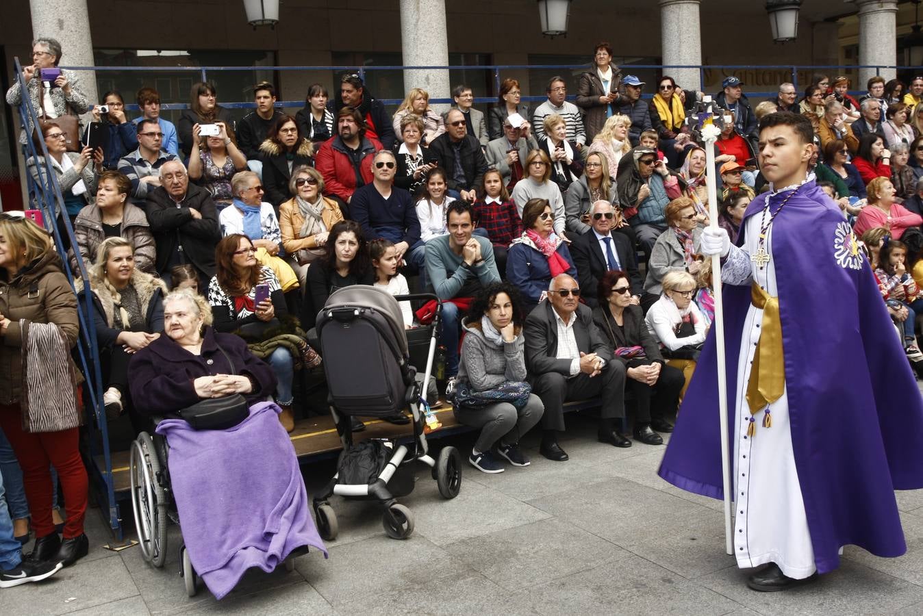 Fotos: Público en la Procesión del Encuentro en Valladolid (1/4)