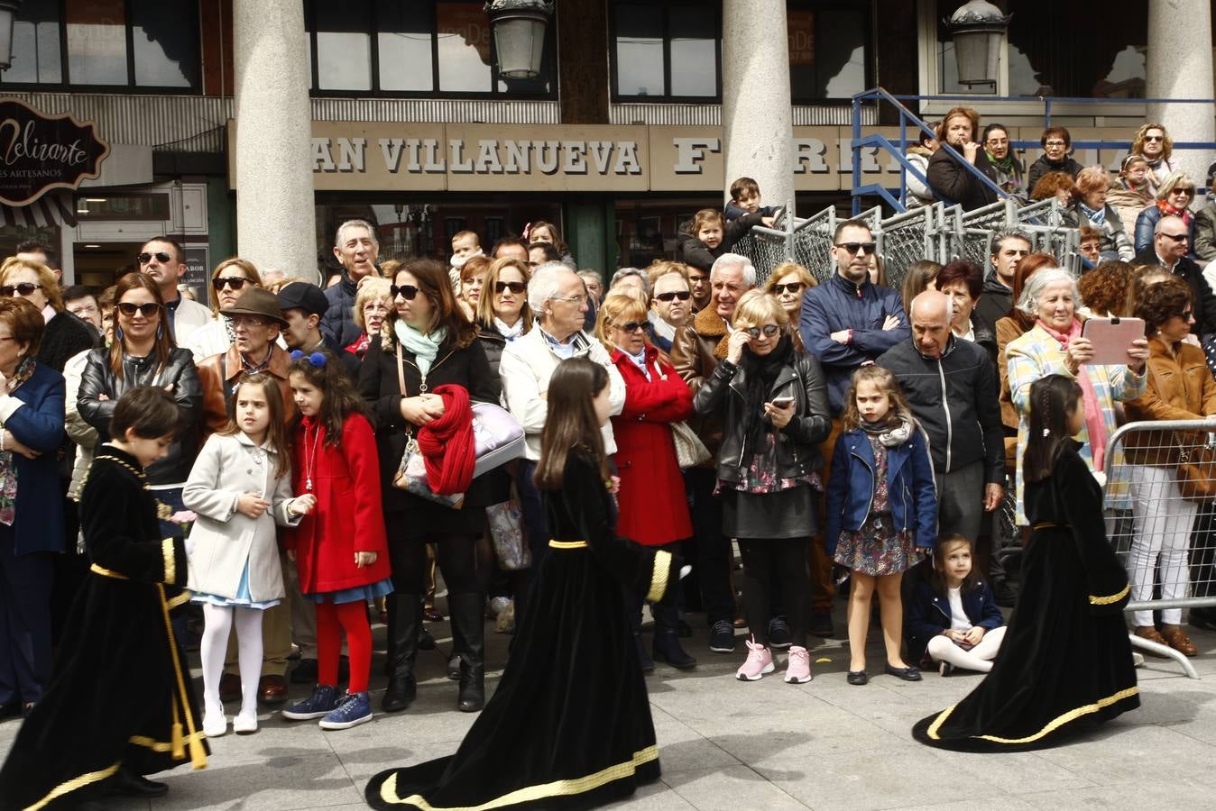 Fotos: Público en la Procesión del Encuentro en Valladolid (2/4)