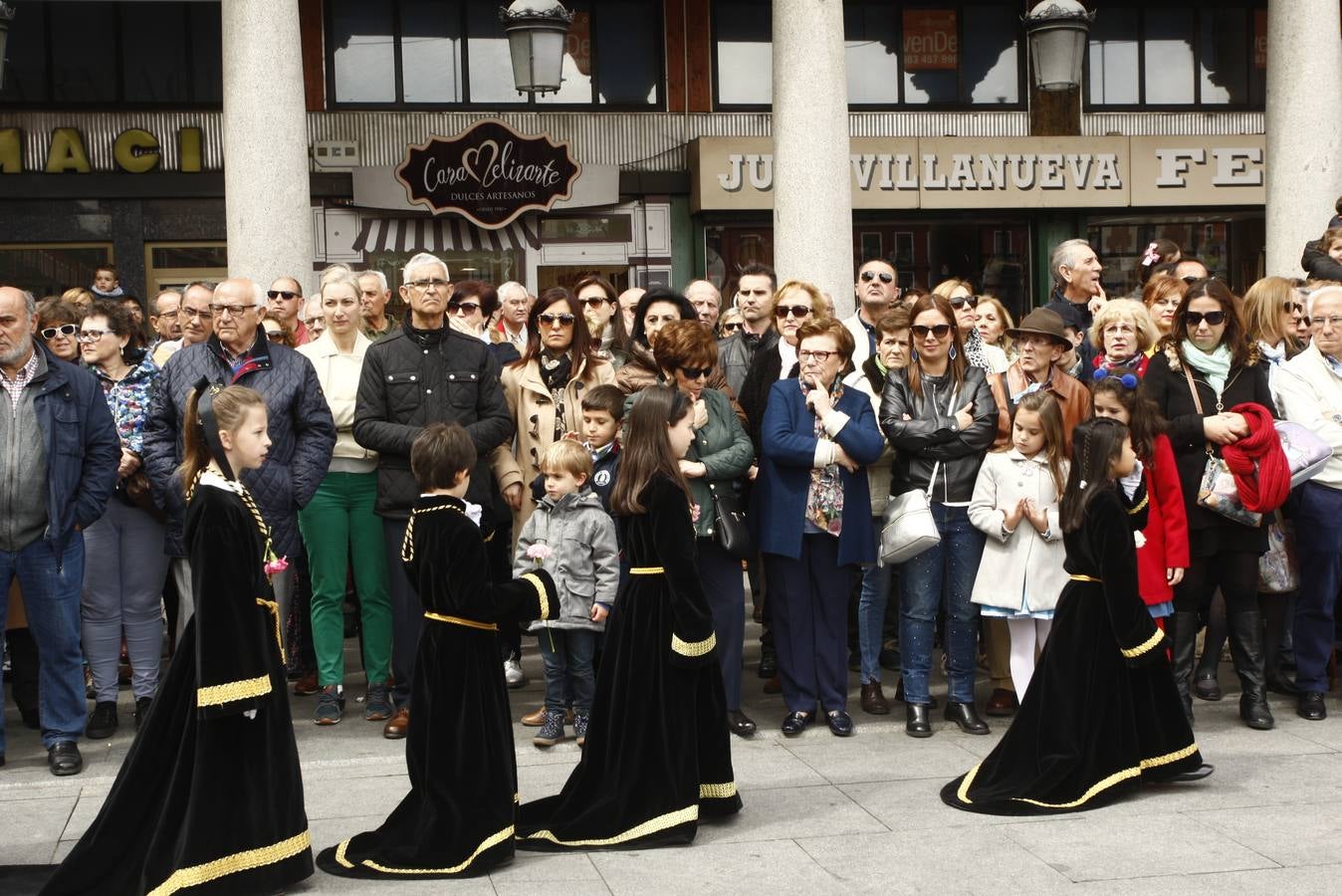 Fotos: Público en la Procesión del Encuentro en Valladolid (2/4)